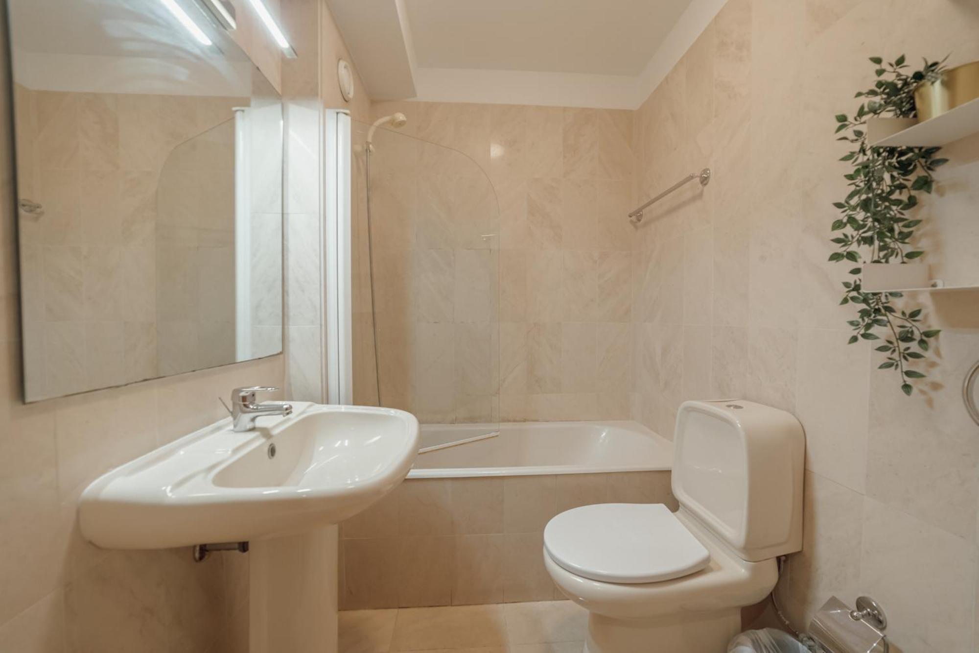 Appartamento Downtown Trindade With Terrace By Vacationy *